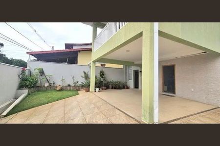 Casa à venda com 211m², 3 quartos e 4 vagas