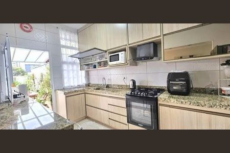 Casa à venda com 211m², 3 quartos e 4 vagas