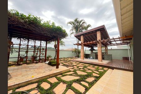 Casa à venda com 350m², 5 quartos e 3 vagas