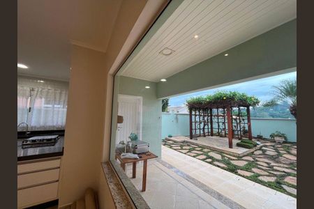 Casa à venda com 350m², 5 quartos e 3 vagas