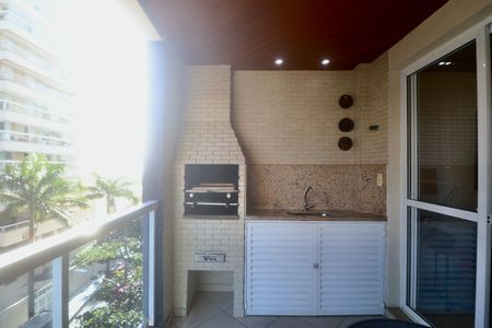 Apartamento para alugar com 100m², 3 quartos e 2 vagasVaranda