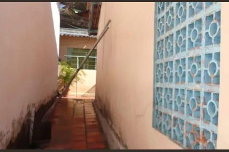 Casa à venda com 182m², 2 quartos e 2 vagas