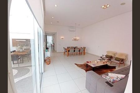 Casa à venda com 260m², 3 quartos e 4 vagas