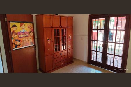 Casa à venda com 5 quartos, 960m² em Balneário São Francisco, Diadema