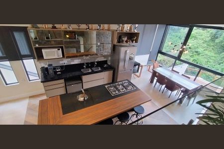 Casa à venda com 338m², 3 quartos e 4 vagas