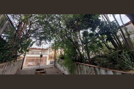 Casa para alugar com 3 quartos, 300m² em Jardim Monjolo, São Paulo