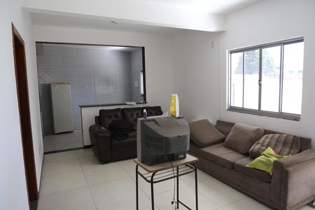 Sala de casa para alugar com 4 quartos, 200m² em Novo Eldorado, Contagem