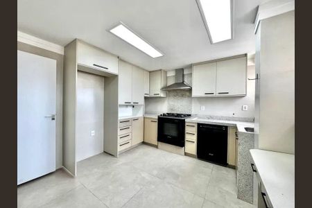 Apartamento à venda com 3 quartos, 260m² em Cambuí, Campinas