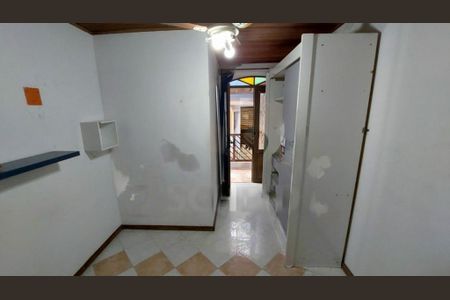 Casa à venda com 4 quartos, 280m² em Vila Romano, São Paulo