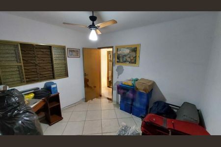 Casa à venda com 4 quartos, 280m² em Vila Romano, São Paulo
