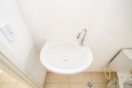 Casa de condomínio para alugar com 57m², 2 quartos e 1 vaga Casa de condomínio para alugar com 57m², 2 quartos e 1 vagaBanheiro