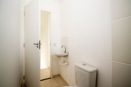 Casa de condomínio para alugar com 57m², 2 quartos e 1 vaga Casa de condomínio para alugar com 57m², 2 quartos e 1 vagaBanheiro