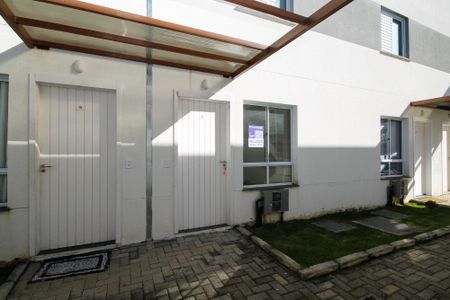 Casa de condomínio para alugar com 57m², 2 quartos e 1 vaga Casa de condomínio para alugar com 57m², 2 quartos e 1 vagaFachada da casa
