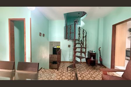 Casa à venda com 3 quartos, 106m² em Santa Barbara, Niterói