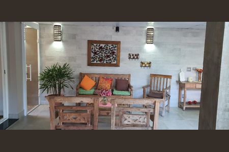 Casa à venda com 4 quartos, 350m² em Chácara Monte Alegre, São Paulo