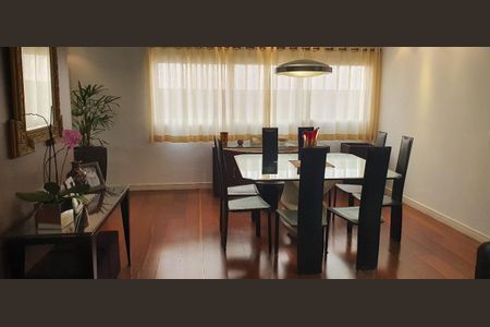 Casa à venda com 4 quartos, 350m² em Chácara Monte Alegre, São Paulo