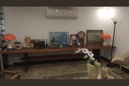 Casa à venda com 460m², 3 quartos e 2 vagas