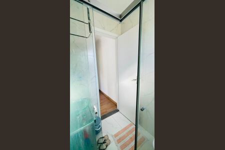 Apartamento para alugar com 57m², 2 quartos e 2 vagasBanheiro