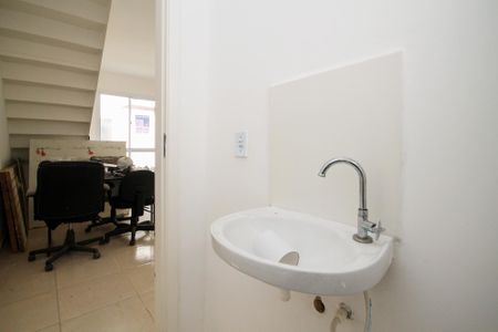 Lavabo de casa de condomínio para alugar com 2 quartos, 75m² em Bairro Jardim Nossa Senhora das Graças, Cotia