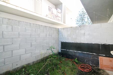 Casa de condomínio para alugar com 75m², 2 quartos e sem vagaQuintal