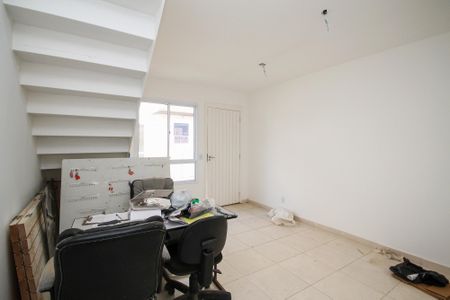Casa de condomínio para alugar com 75m², 2 quartos e sem vagaSala