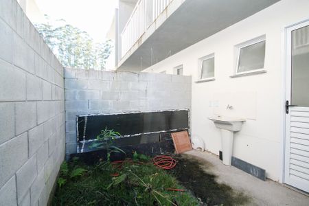 Casa de condomínio para alugar com 75m², 2 quartos e sem vagaQuintal