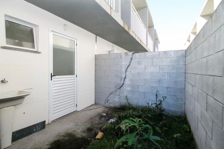 Casa de condomínio para alugar com 75m², 2 quartos e sem vagaQuintal