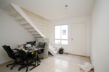 Sala de casa de condomínio para alugar com 2 quartos, 75m² em Bairro Jardim Nossa Senhora das Graças, Cotia