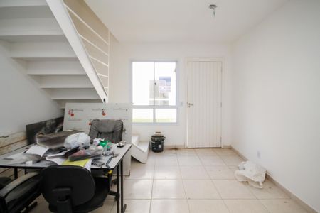 Casa de condomínio para alugar com 75m², 2 quartos e sem vagaSala