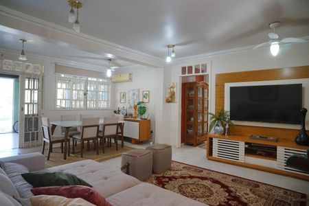 Sala de casa de condomínio para alugar com 3 quartos, 372m² em Caxito, Maricá