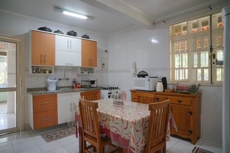 Cozinha de casa de condomínio para alugar com 3 quartos, 372m² em Caxito, Maricá