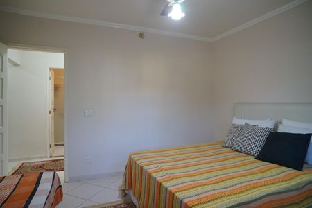 Quarto 1 de casa de condomínio para alugar com 3 quartos, 372m² em Caxito, Maricá