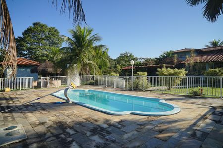 Piscina de casa de condomínio para alugar com 3 quartos, 372m² em Caxito, Maricá