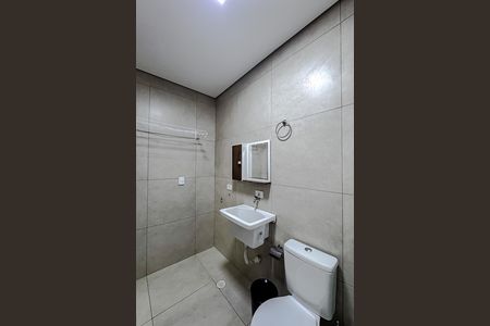 Banheiro de kitnet/studio para alugar com 1 quarto, 25m² em Mooca, São Paulo