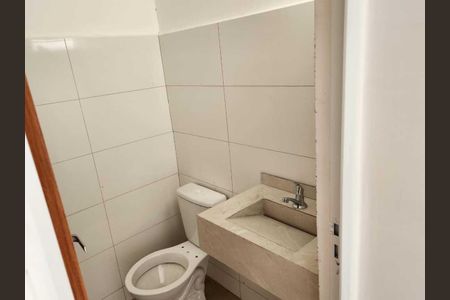 Casa para alugar com 84m², 3 quartos e 3 vagas Casa para alugar com 84m², 3 quartos e 3 vagasBanheiro
