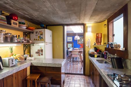 Casa de condomínio à venda com 200m², 3 quartos e 4 vagas Casa de condomínio à venda com 200m², 3 quartos e 4 vagasCozinha