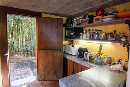 Casa de condomínio à venda com 200m², 3 quartos e 4 vagas Casa de condomínio à venda com 200m², 3 quartos e 4 vagasCozinha