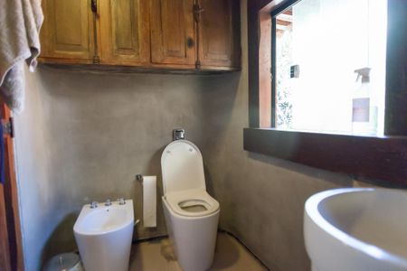 Casa de condomínio à venda com 200m², 3 quartos e 4 vagas Casa de condomínio à venda com 200m², 3 quartos e 4 vagasBanheiro suite