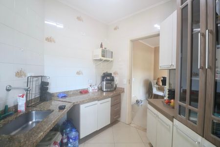 Cozinha de apartamento para alugar com 2 quartos, 59m² em Parque Enseada, Guarujá