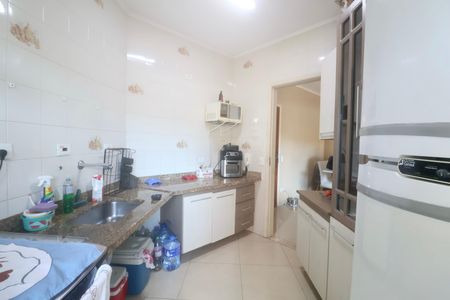 Cozinha de apartamento para alugar com 2 quartos, 59m² em Parque Enseada, Guarujá