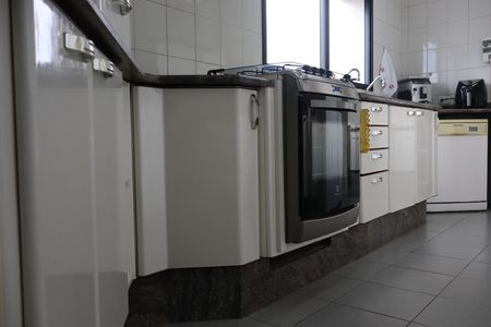 Apartamento à venda com 250m², 4 quartos e 4 vagasCozinha 