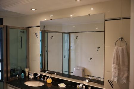 Apartamento à venda com 250m², 4 quartos e 4 vagasBanheiro da Suíte 2