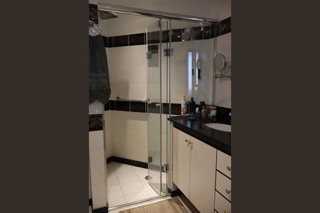 Apartamento à venda com 250m², 4 quartos e 4 vagasBanheiro da Suíte 1
