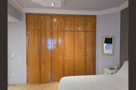 Apartamento à venda com 250m², 4 quartos e 4 vagasSuíte 02