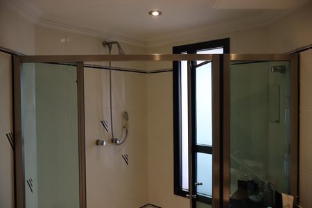 Apartamento à venda com 250m², 4 quartos e 4 vagasBanheiro da Suíte 2