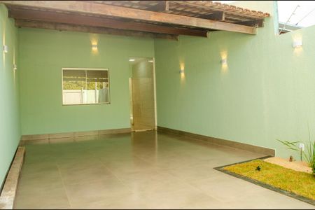 Garagem de casa à venda com 2 quartos, 130m² em Setor Estrela Dalva, Goiânia