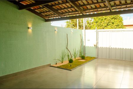 Garagem de casa à venda com 2 quartos, 130m² em Setor Estrela Dalva, Goiânia