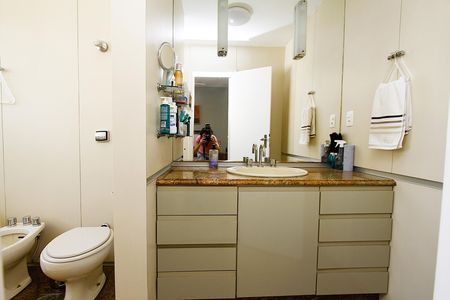 Apartamento à venda com 517m², 4 quartos e 4 vagasBanheiro do Quarto 1