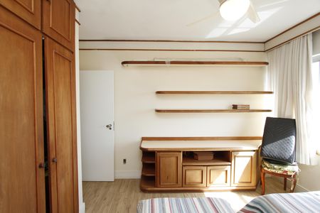 Apartamento à venda com 517m², 4 quartos e 4 vagasQuarto 2
