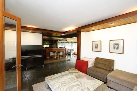 Apartamento à venda com 517m², 4 quartos e 4 vagasCobertura